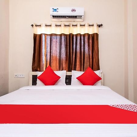Oyo 18571 Ashoka Resort Индаур Экстерьер фото