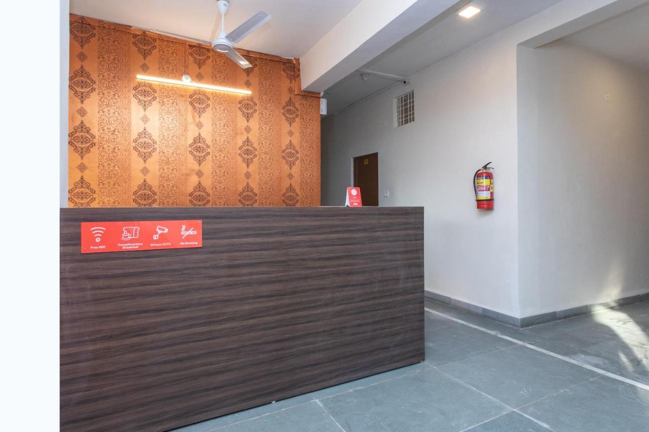 Oyo 18571 Ashoka Resort Индаур Экстерьер фото