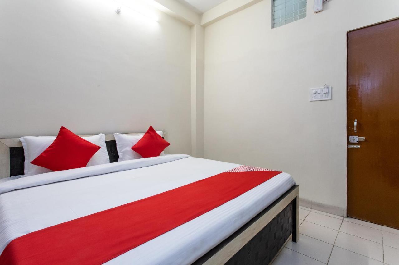 Oyo 18571 Ashoka Resort Индаур Экстерьер фото