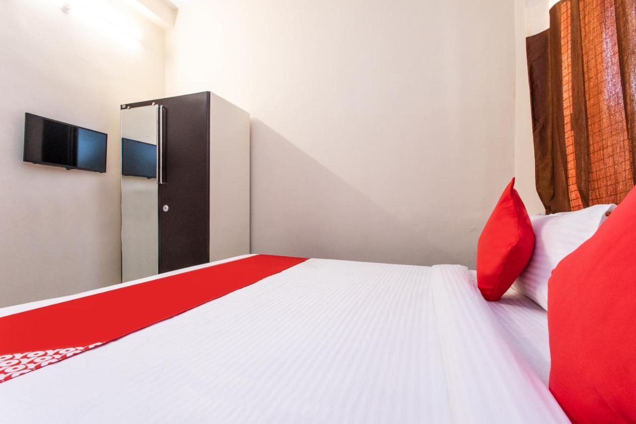 Oyo 18571 Ashoka Resort Индаур Экстерьер фото
