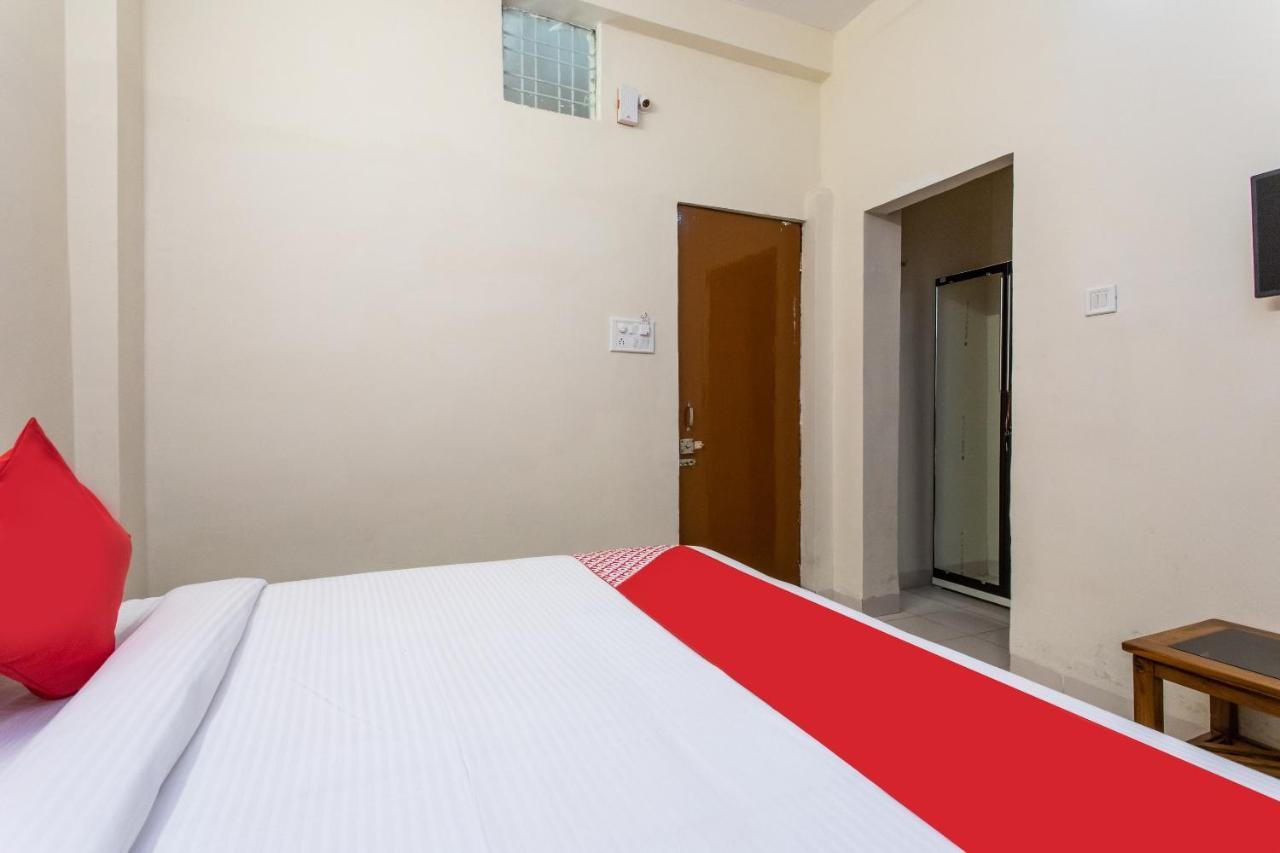 Oyo 18571 Ashoka Resort Индаур Экстерьер фото