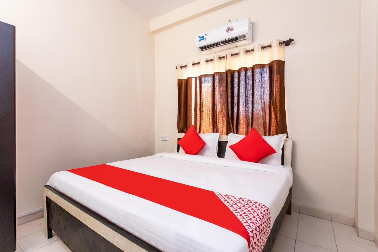 Oyo 18571 Ashoka Resort Индаур Экстерьер фото