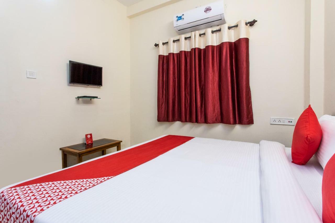Oyo 18571 Ashoka Resort Индаур Экстерьер фото