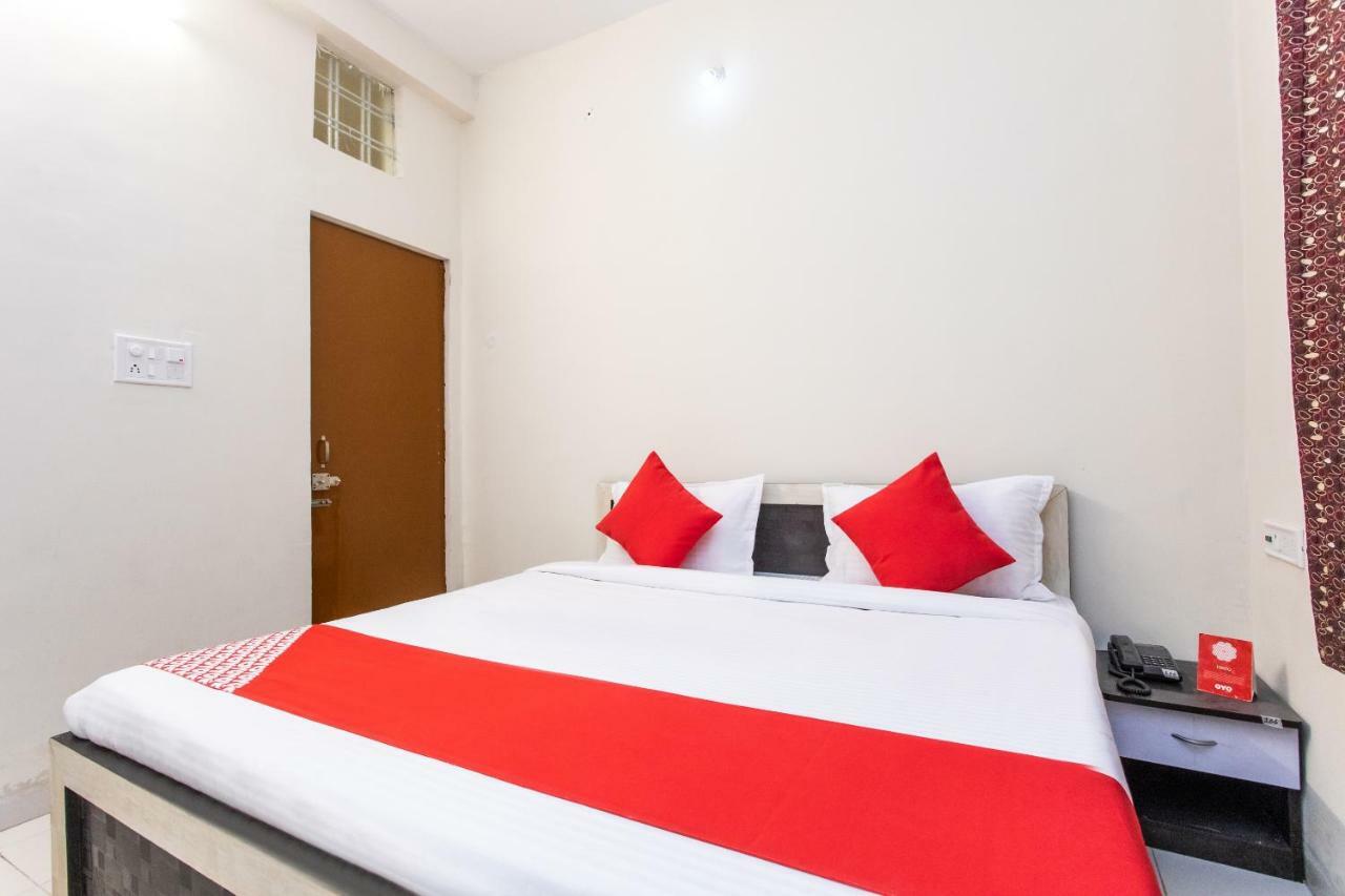 Oyo 18571 Ashoka Resort Индаур Экстерьер фото