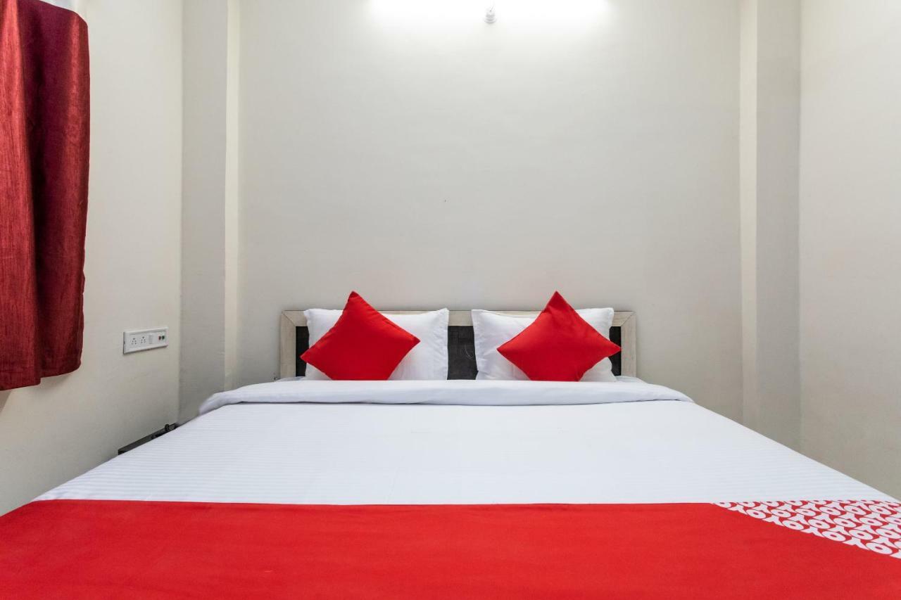 Oyo 18571 Ashoka Resort Индаур Экстерьер фото